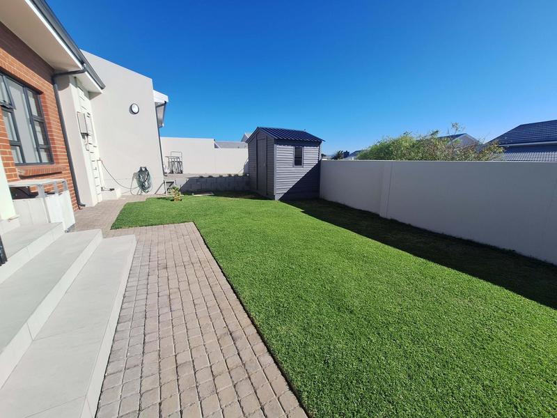 3 Bedroom Property for Sale in Hartenbos Heuwels Western Cape